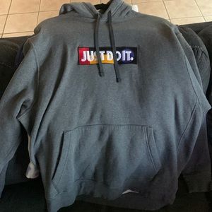 Nike mens XL pull over hoodie fleece lined